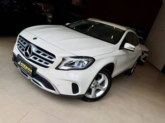 MERCEDES-BENZ GLA 200 1.6 CGI FLEX ADVANCE 7G-DCT